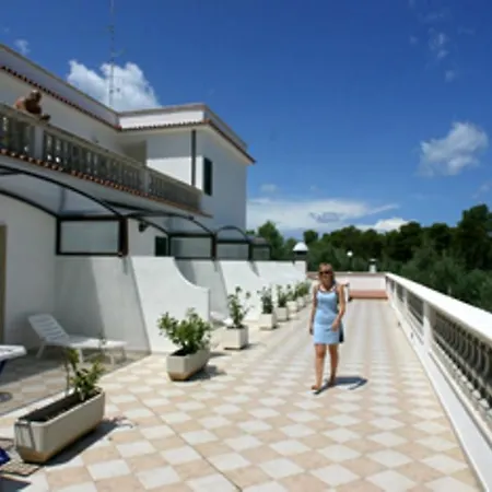 La Collinetta Hotell 3*